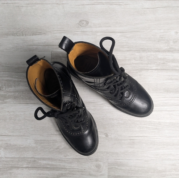 Early 1990s Vintage Dr. Martens 8146 Regina Black Leather Boots - Goth, Witchy - Picture 2 of 8